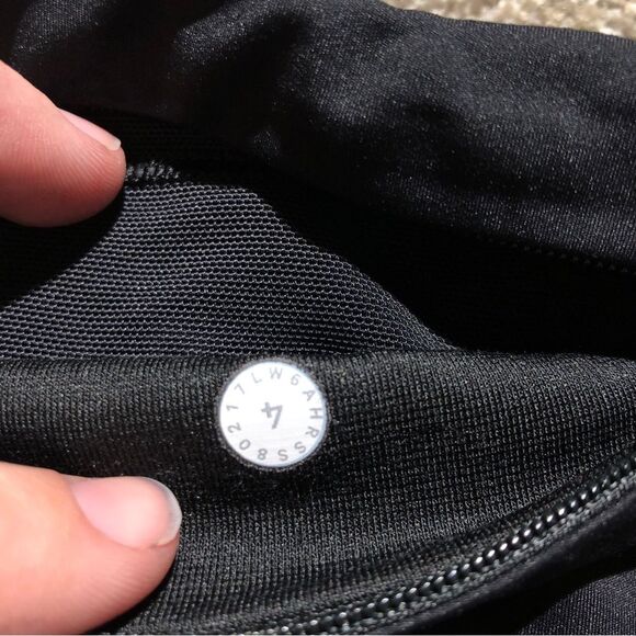 LULULEMON RUN THE DAY CROPPED LEGGINGS 17” LOW TIDE BLUSH BERRY BLACK SIZE 4 - Picture 6 of 8